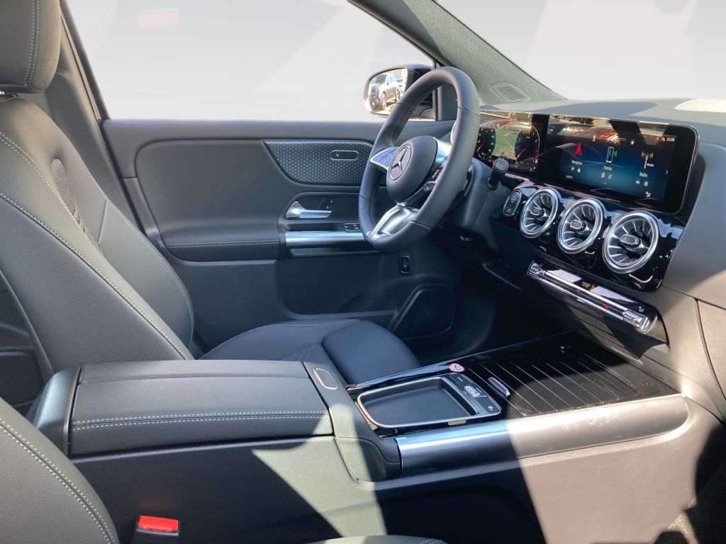 Mercedes-Benz GLA 180 Progressive Line DISTRONIC KEYLESS 360°K foto 10