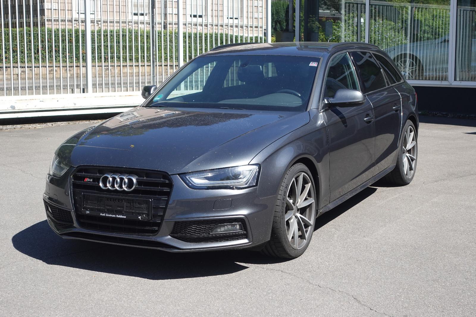 Audi S4 Avant 3.0 TFSI quattro AHK