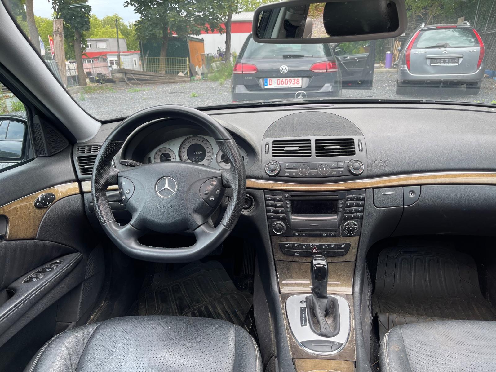 Mercedes-Benz E280 2005 — photo 22