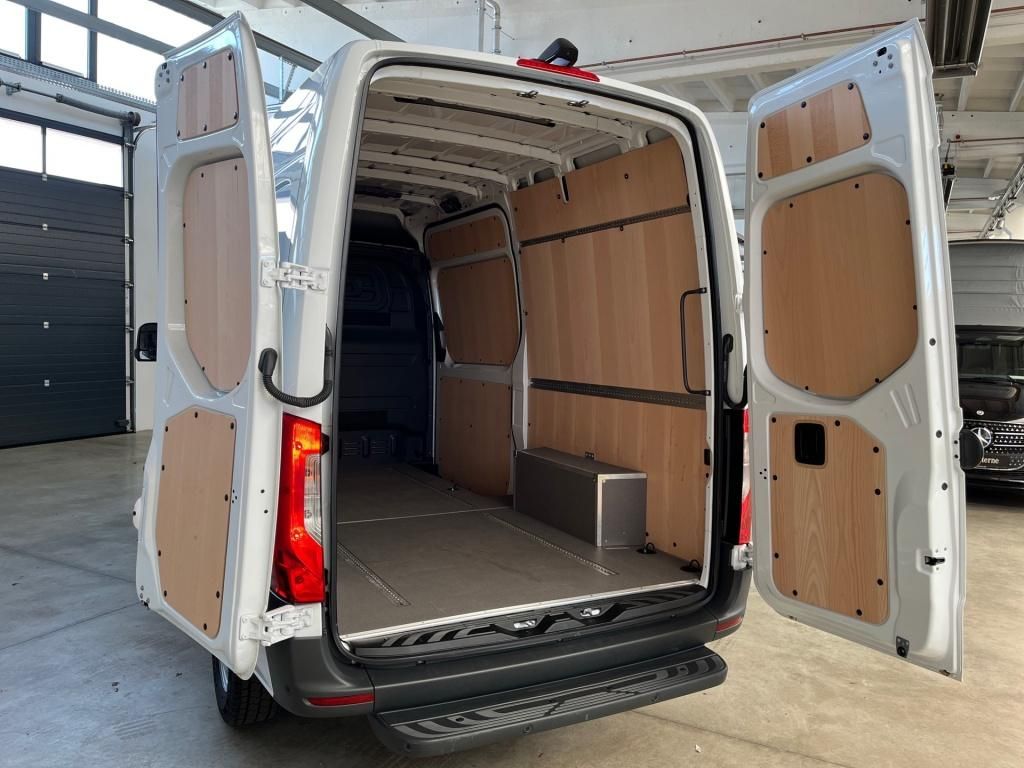 Fahrzeugabbildung Mercedes-Benz Sprinter 317 Kasten L2H2 360°Schwingsitz SHZ EDW