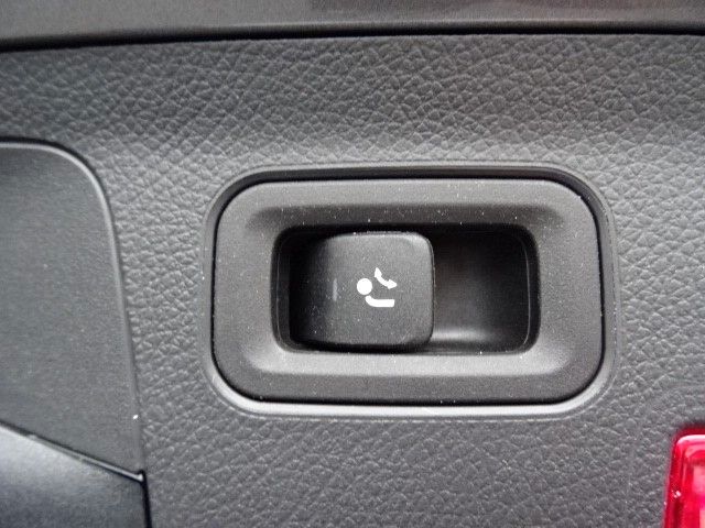 Mercedes-Benz A 180d AMG,LEDER,NAVI,LED,AUTOM,KAMERA,PDC,1HAND foto 14
