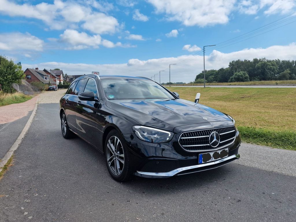 Image of Mercedes-Benz E 200