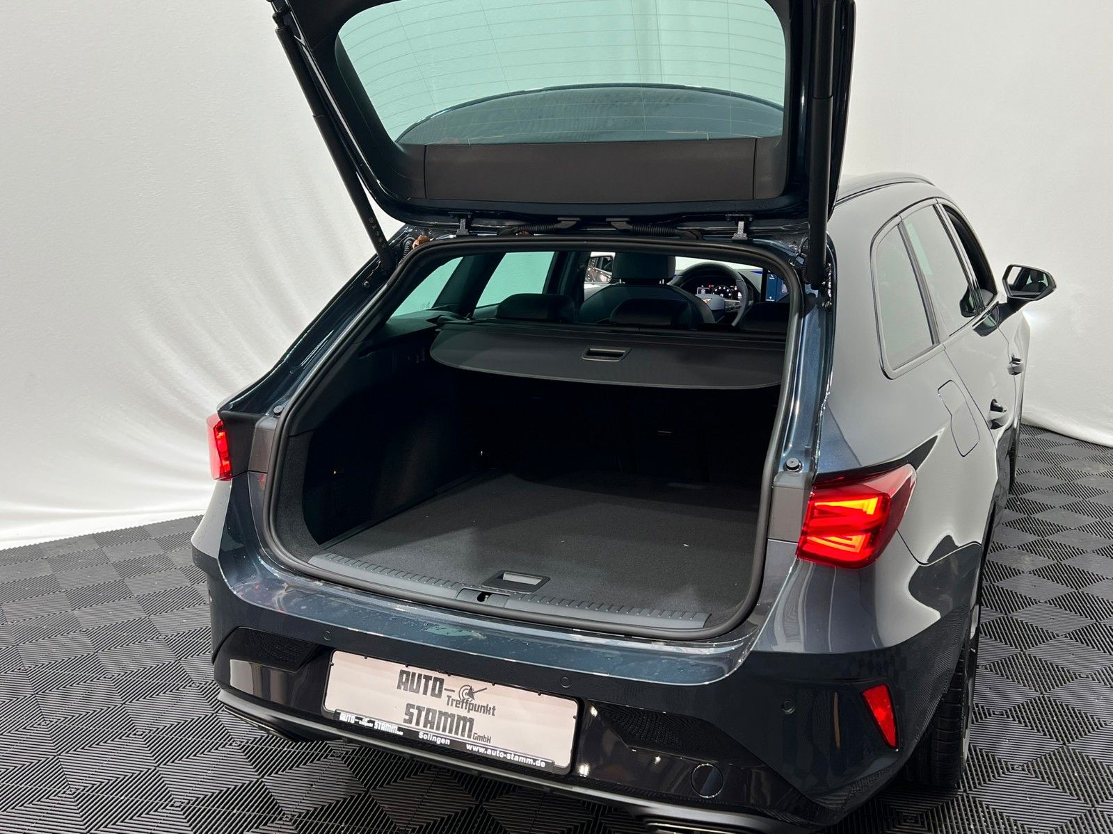 Fahrzeugabbildung CUPRA Leon Sportstourer 1.5 TSI - ACC - Keyless - AHK