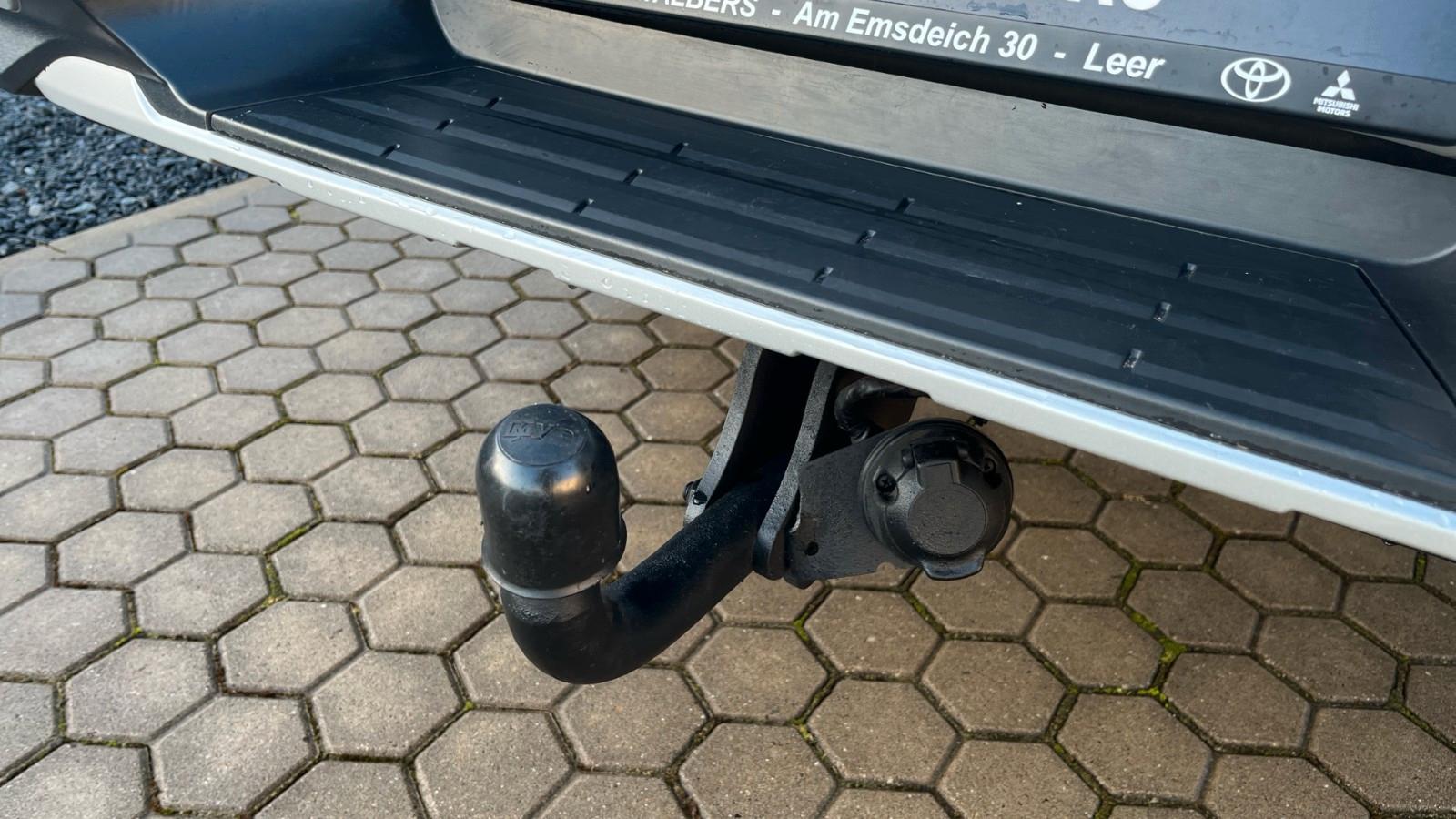 Mitsubishi L200 Select DOKA *AHK, Trittbretter & Laderraum*