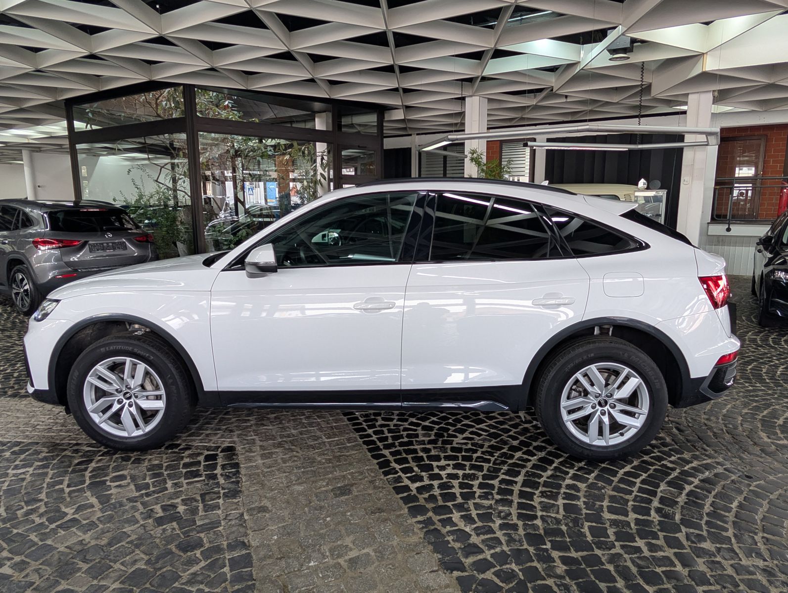 Fahrzeugabbildung Audi Q5 50 TFSIe quattro Sportback AHK MATRIX ACC APP