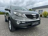 Kia Sportage 1.7 CRDi 2WD - Kia Sportage aus 2011 mit Diesel-Antrieb