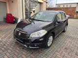 Suzuki SX4 S-Cross/4x4/Panorama/Kamera/Leder/Xenon - gebrauchte Suzuki SX4 aus dem Jahr 2015