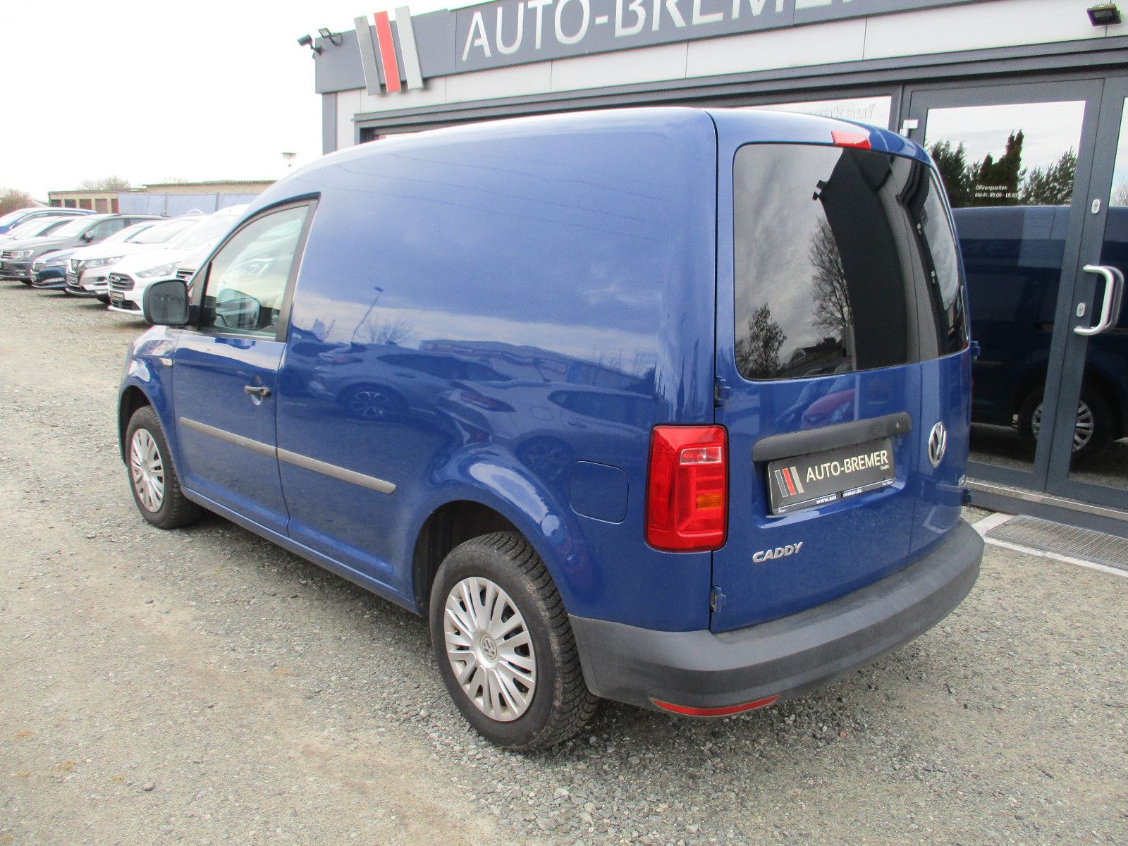 Fahrzeugabbildung Volkswagen Caddy Nfz 2.0 TDI  Motor neu !!!
