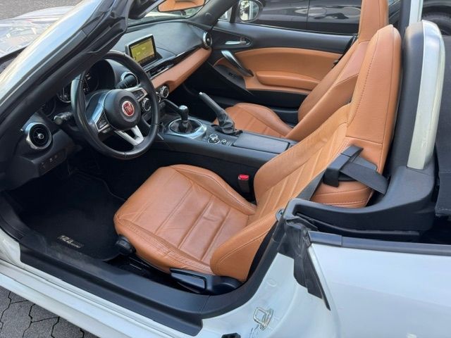 Fahrzeugabbildung Fiat 124 Spider Lusso KLIMA KEYLESS NAV RFK SHZ ALU