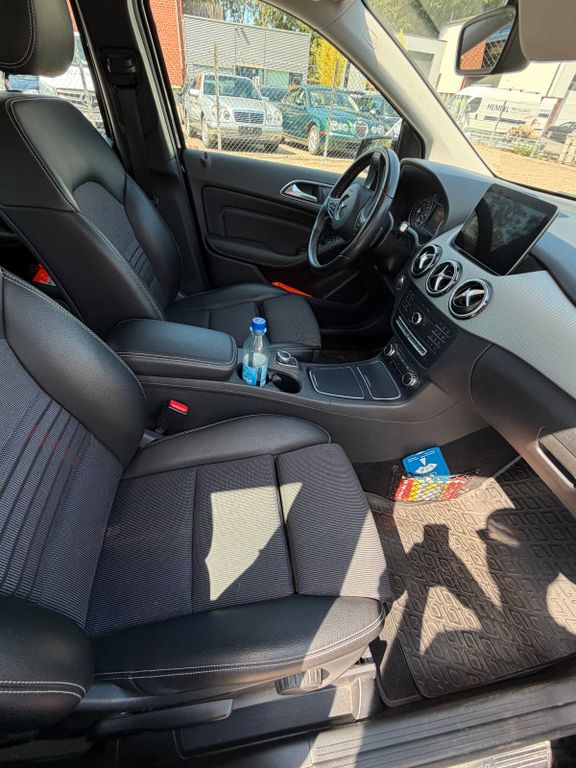 Image of Mercedes-Benz B 200