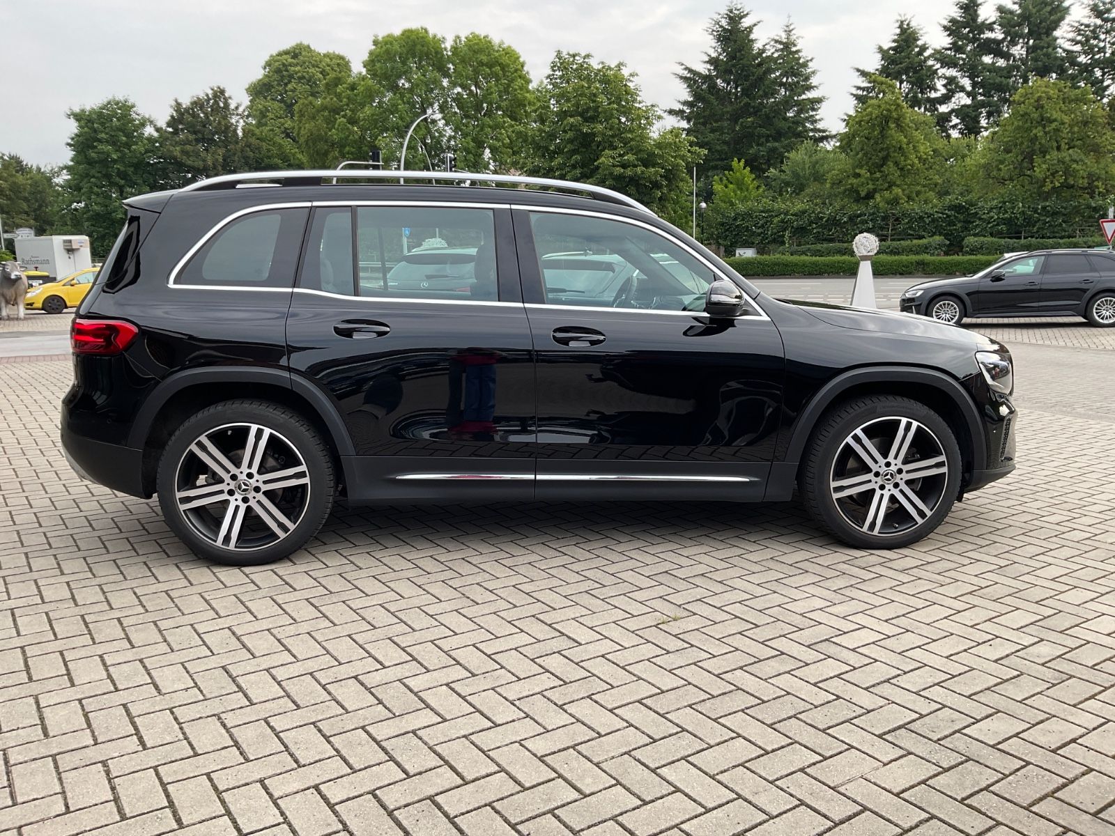 Fahrzeugabbildung Mercedes-Benz GLB 200 DCT,Navi,AHK,Distronic,Kamera,LED