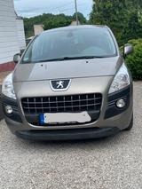 Peugeot 3008 Premium 120 VTi Premium - Peugeot 3008 Premium mit Benzin-Antrieb