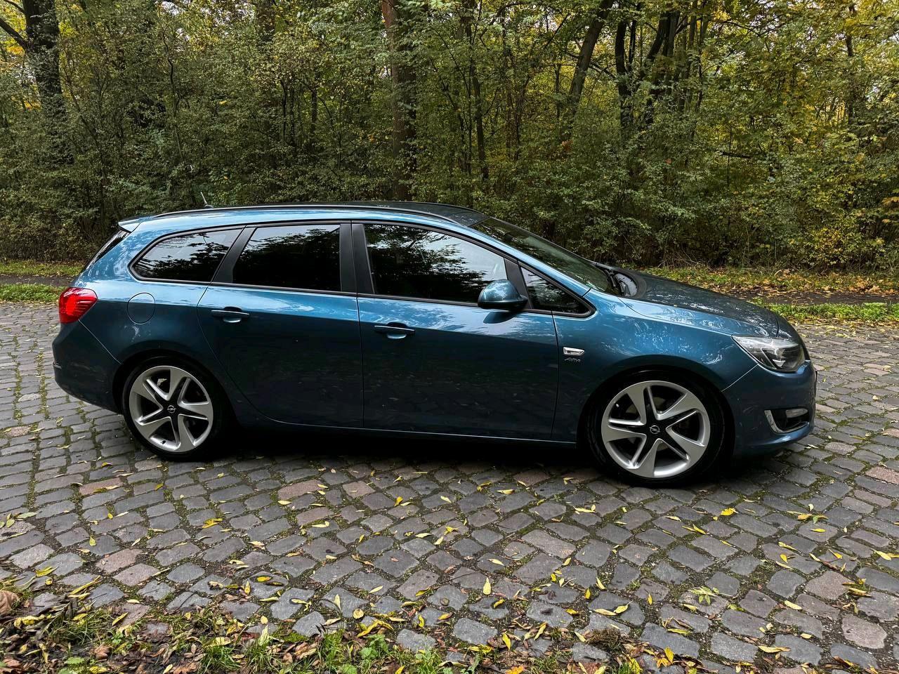 Opel Astra 2013 — photo 5