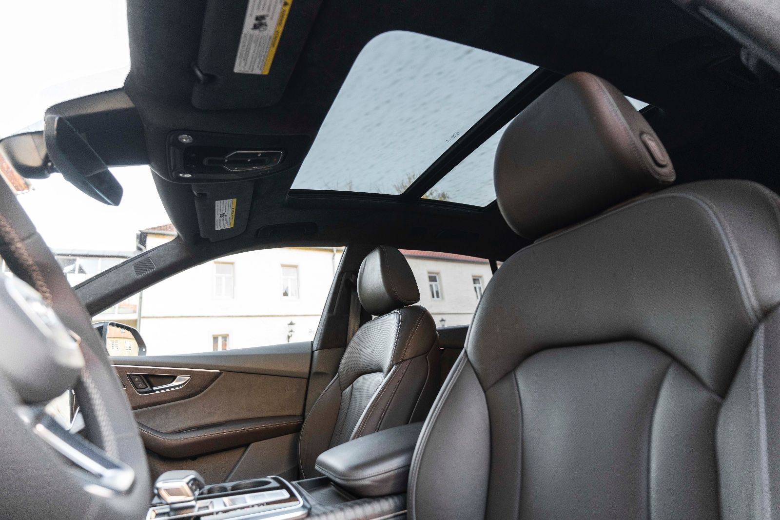 Fahrzeugabbildung Audi Q8 55 TFSI quattro S-LINE 360° B&O LED MASSAGE