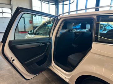 MYAUTOCENTER – Gebraucht- und Jahreswagen mit Werkstattservice in Pfaffenhofen Volkswagen Passat Variant Business Edition BMT *NAVI*XENON*
