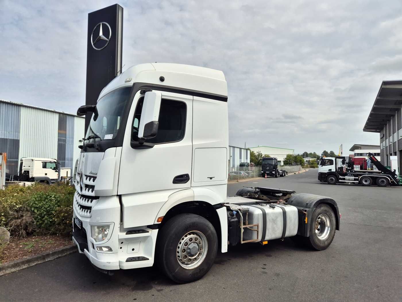 Fahrzeugabbildung Mercedes-Benz Arocs 1845 LS 4x4 HAD Retarder Hydraulik Navi