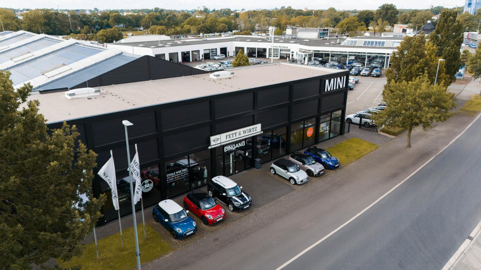showroom-image-top