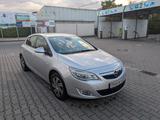 Opel Astra J 1.4 Turbo 140PS *unbenutze Allwetter inc - Opel Astra: 14 Turbo