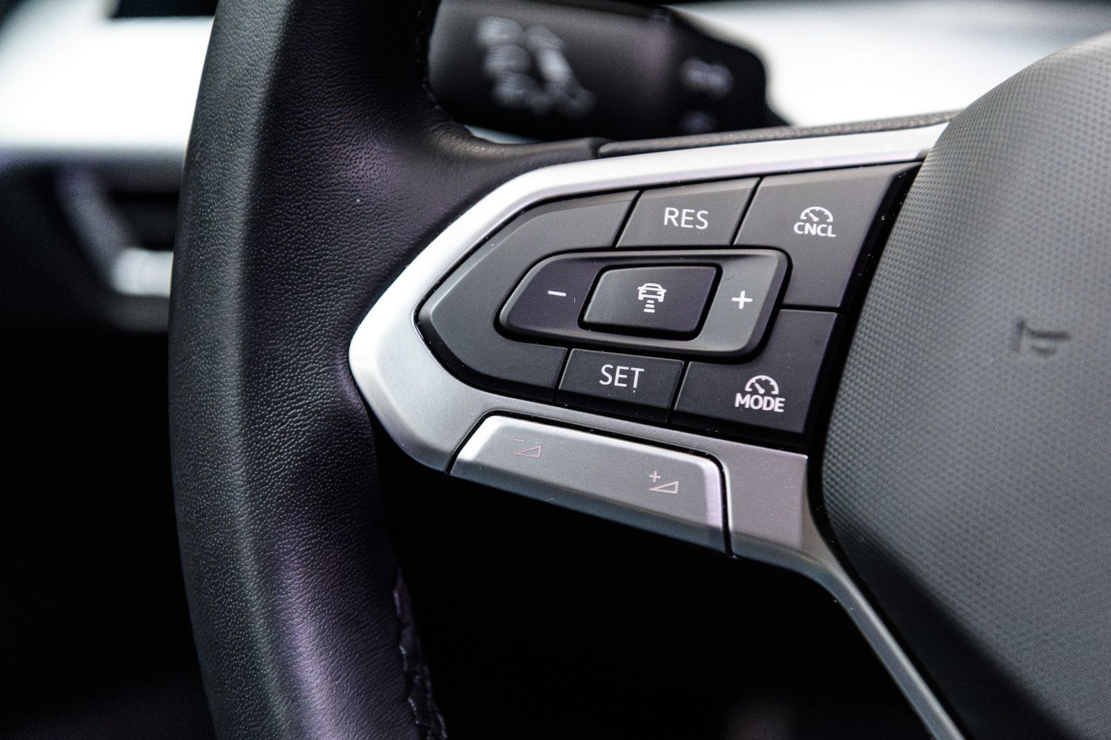 Fahrzeugabbildung Volkswagen Golf VIII Goal 1.5 TSI LED+APP+ACC+PDC+5 J.GAR.