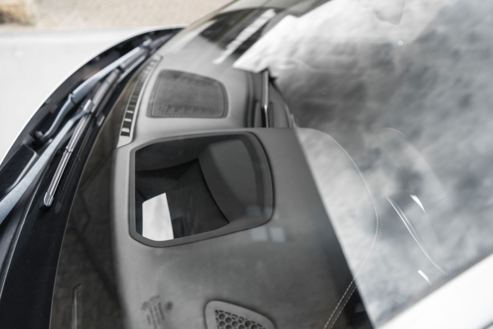 Fahrzeugabbildung BMW 745 e M Sportpaket Laserlicht Head Up Harman