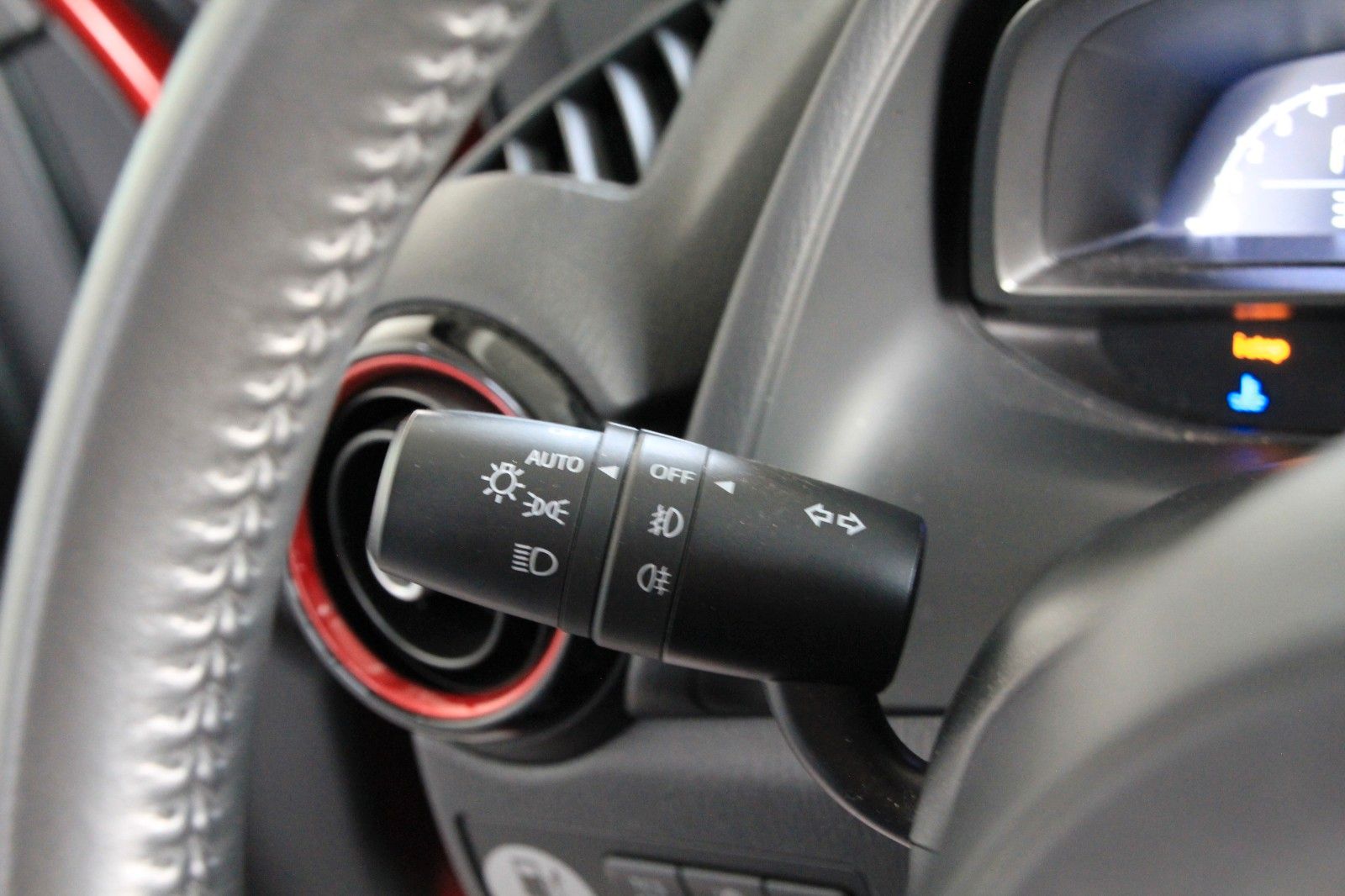 Fahrzeugabbildung Mazda CX-3 2.0 Skyactive-G Exclusive-Line