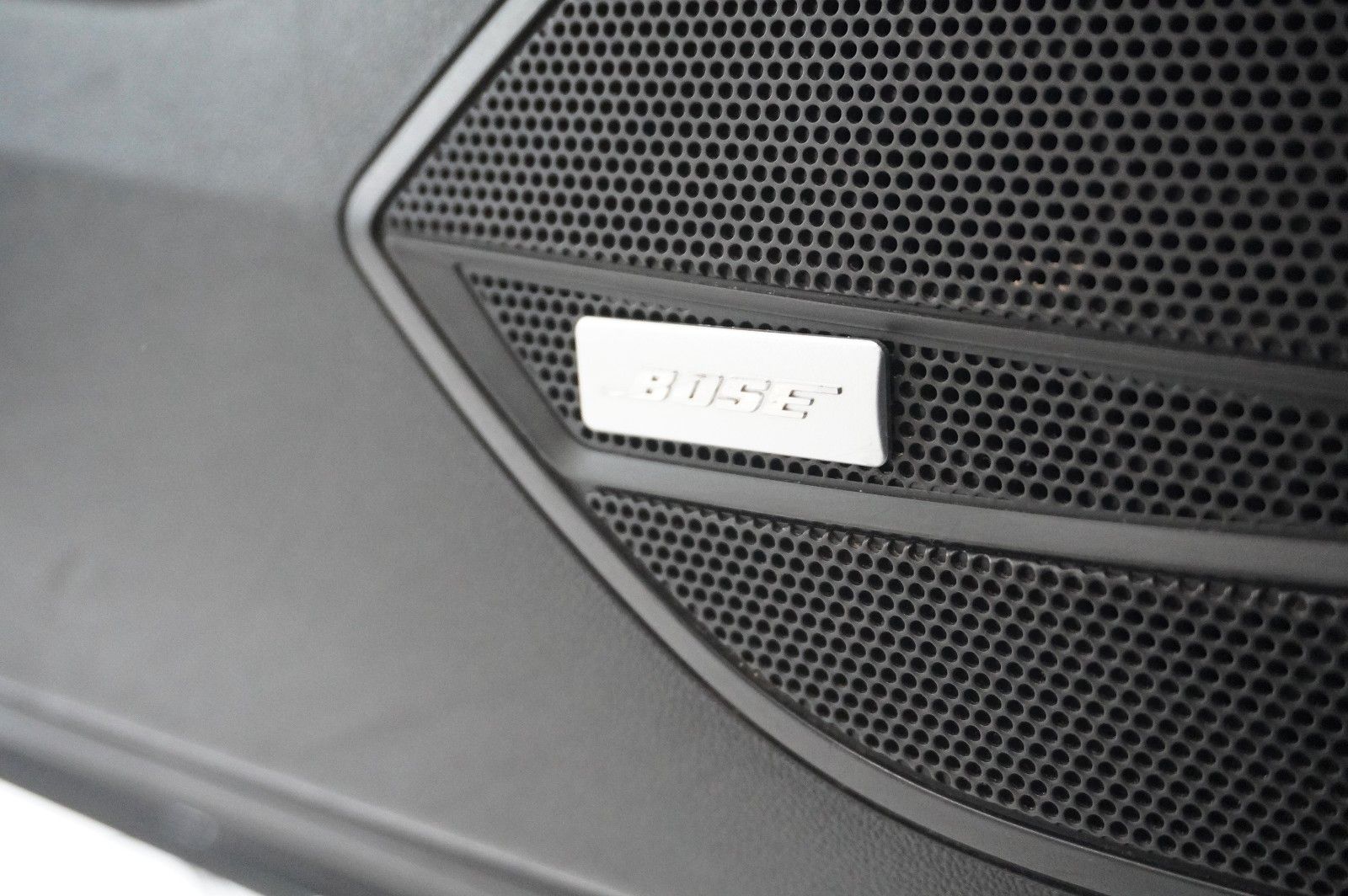 Fahrzeugabbildung Opel Insignia B ST 2.0D ELEGANCE 4X4 NAVI/HUD/BOSE/AH