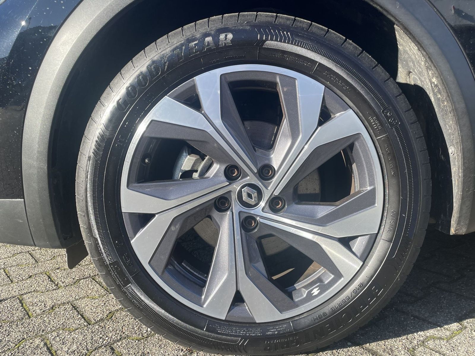 Fahrzeugabbildung Renault Captur R.S. LINE E-TECH Plug-i