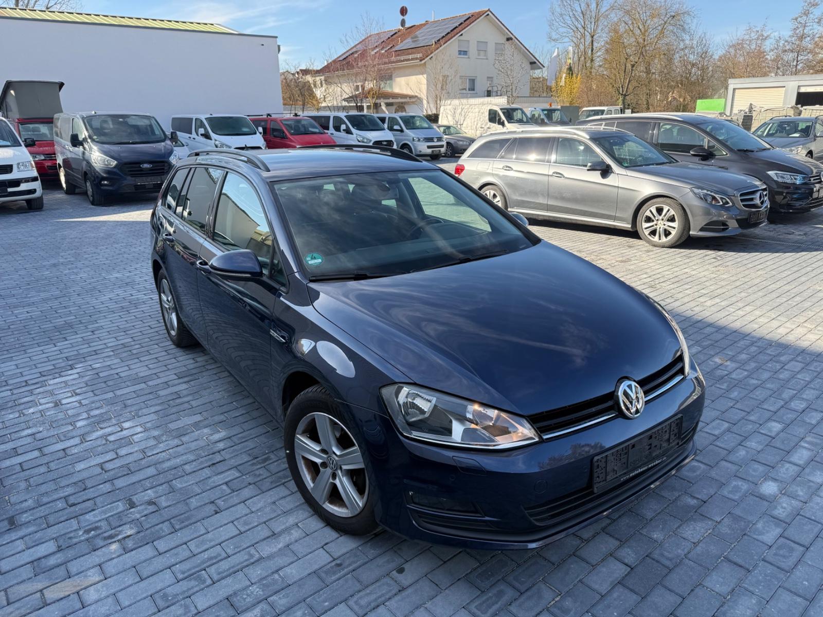 Volkswagen Golf VII Variant Cup*NAVI*PDC*ALU*AHK*KAM