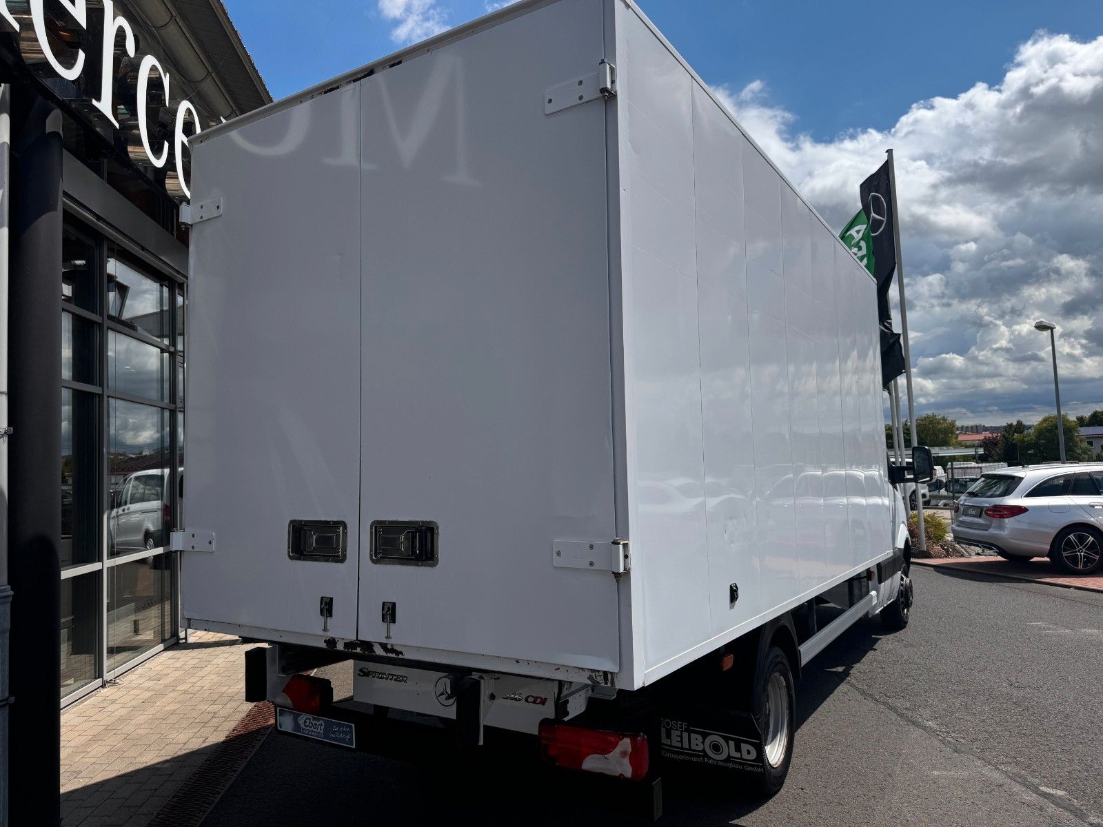 Fahrzeugabbildung Mercedes-Benz Sprinter 516 CDI 4325 Möbelkoffer Treppe