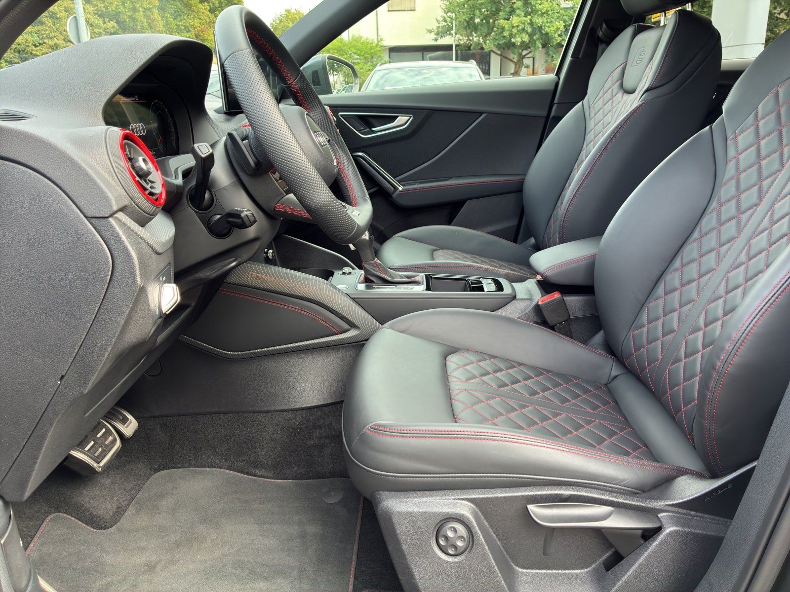 Fahrzeugabbildung Audi Q2 35 1.5 TFSI S-Line AHK,Kamera,LED,Leder,Navi