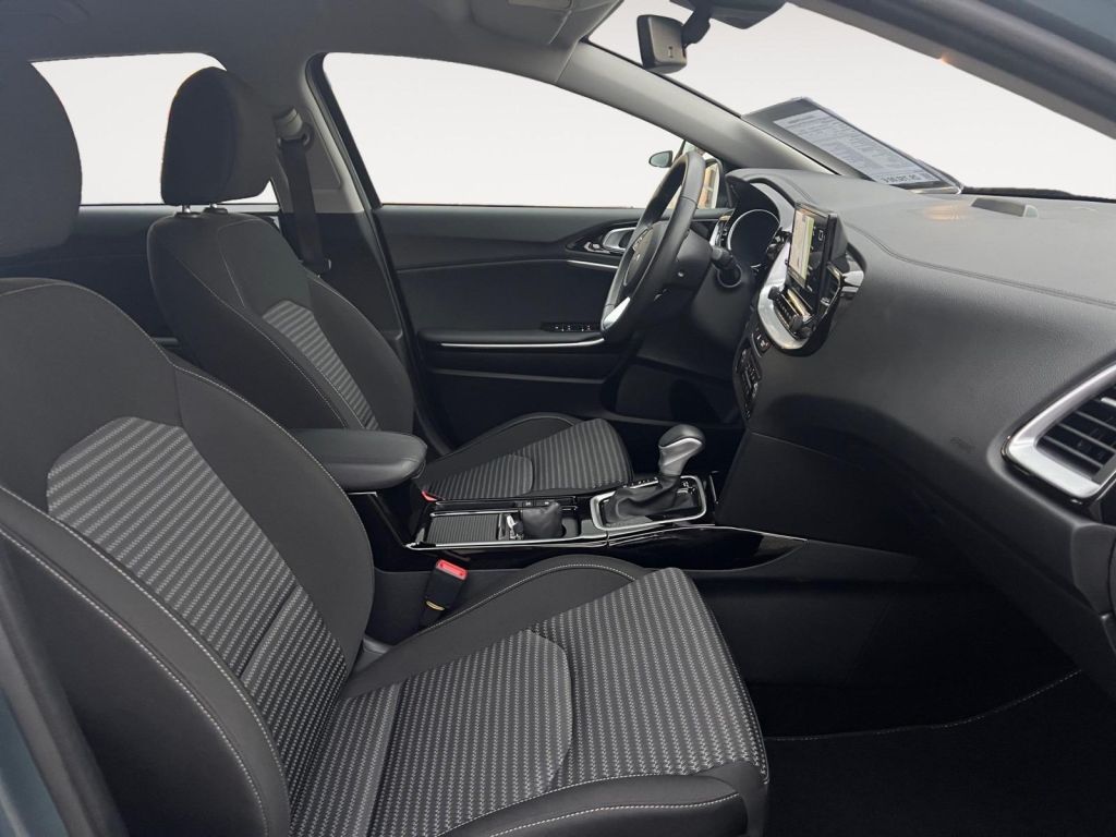 Fahrzeugabbildung Kia Ceed SW 1.6 GDI DCT OPF Plug-in-Hybrid Spirit