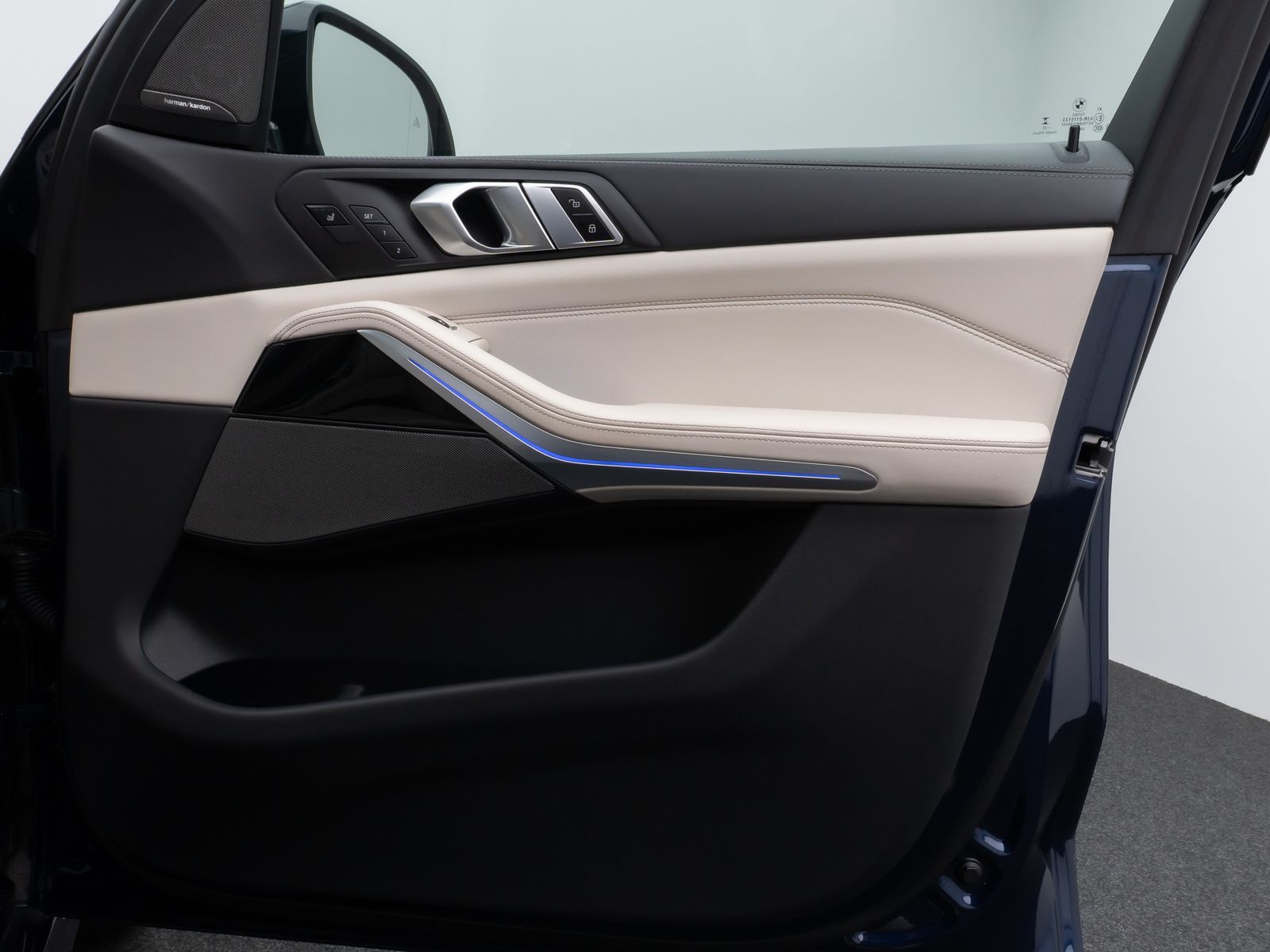 Fahrzeugabbildung BMW X5 xD50e M Sport Pro Pano SoftCL 360°HUD DAB H/K