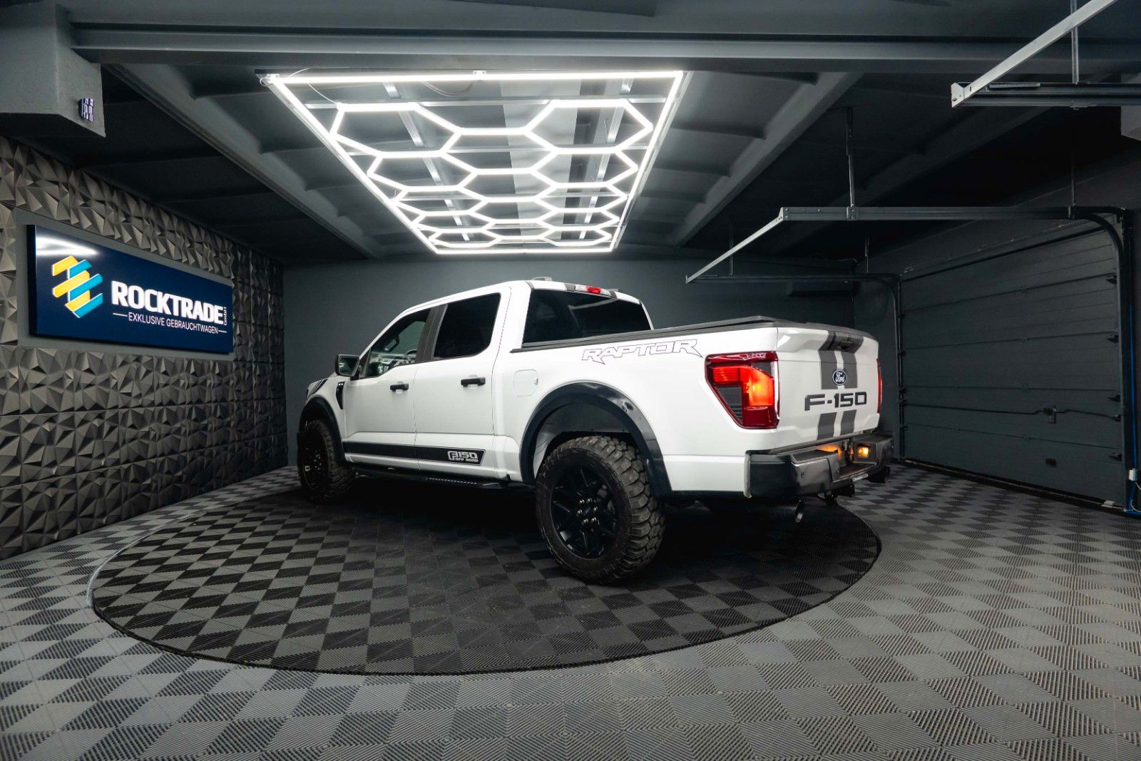 Fahrzeugabbildung Ford F150 5.0L V8 4x4 Offroad SuperCrew RAPTOR 19%