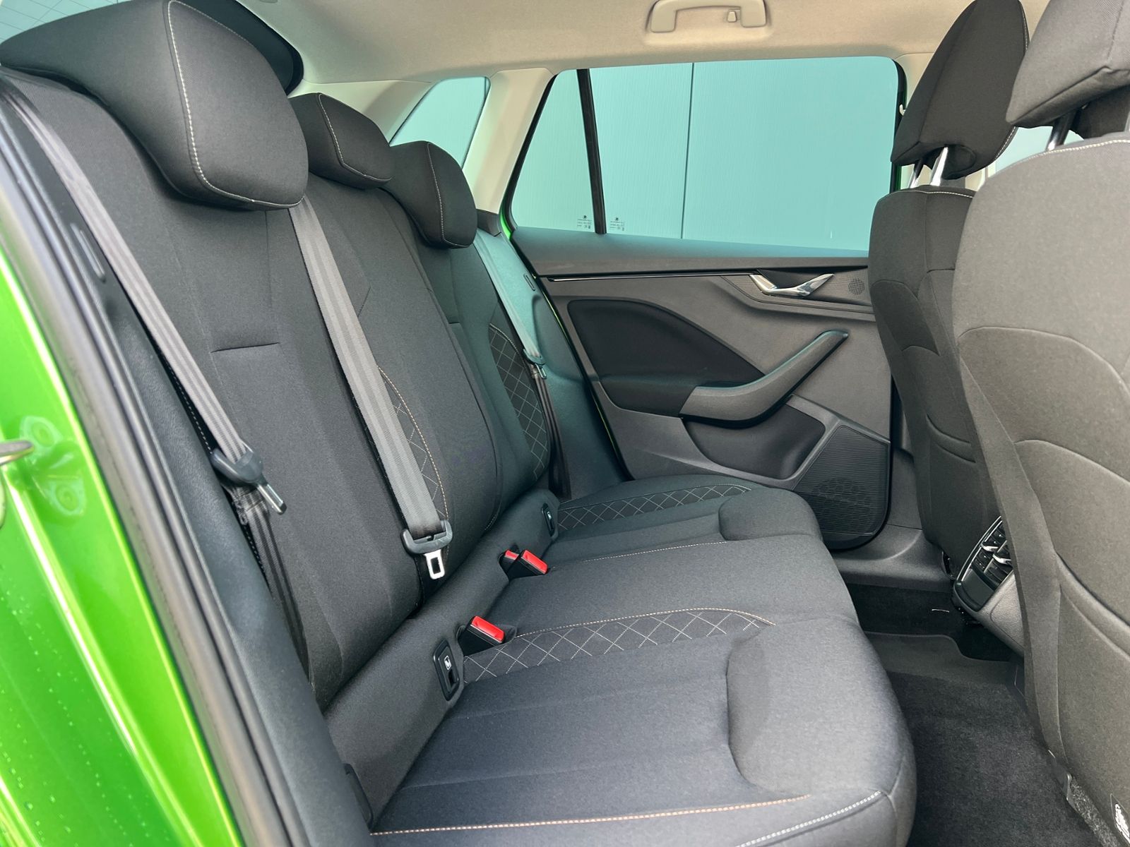Fahrzeugabbildung SKODA Kamiq Ambition 1.0 TSI * AHK, LED, ACC, SmartLin