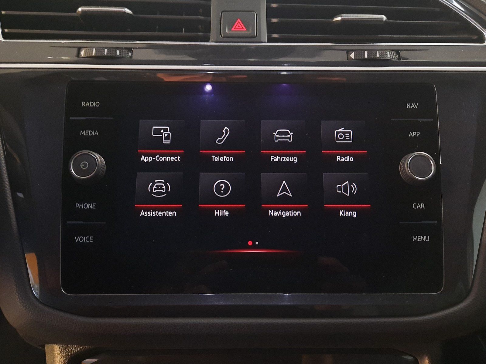 Fahrzeugabbildung Volkswagen Tiguan Allspace R-Line TDI 4M *Standhzg*Panodach