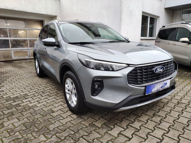 Ford Kuga Titanium 1,5 Autom. NAVI LED WinterpNEW MOD