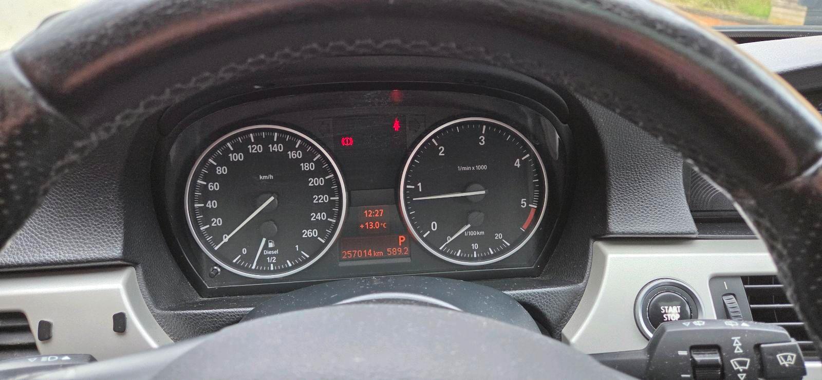 BMW 320 2009 — photo 13