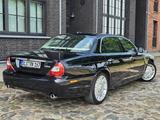 Jaguar Daimler Super Eight - - Jaguar Daimler mit Benzin-Antrieb