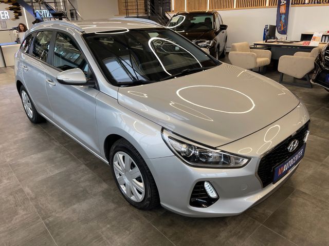 Hyundai i30 cw Trend *NAVI*KAMERA*PDC*CARPLAY*SHZ*LKRHZ*