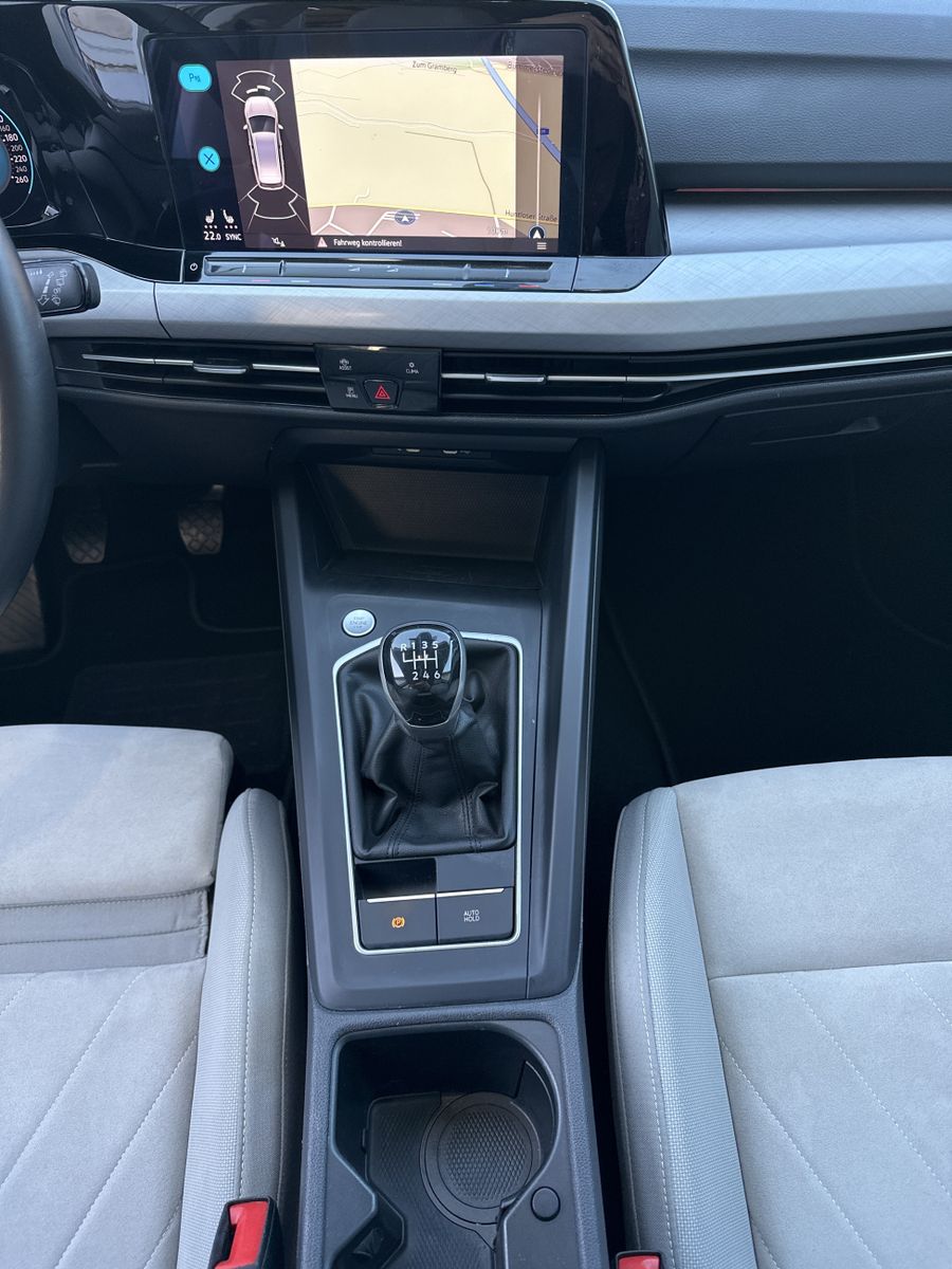 Fahrzeugabbildung Volkswagen Golf Variant 2.0 TDI Life NAV+LED+KAM+VCOCK+HUD