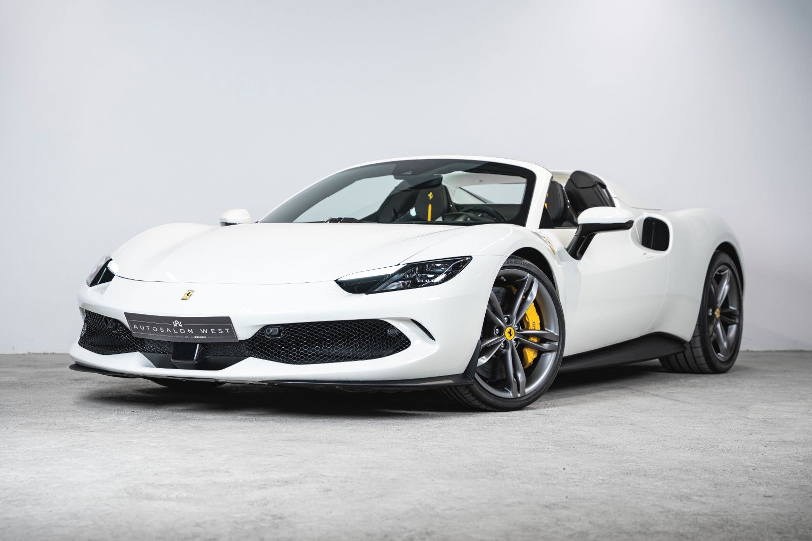 Ferrari 296 GTS *BIANCO AVUS*CARBON* imagem 2