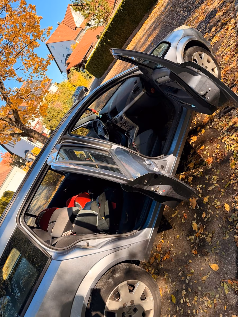 Opel Astra 2007 — photo 12