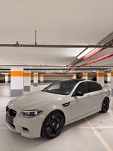 BMW M5 Competition/Facelift/Softclose/ServiceNeu/2H - BMW M5: Competition