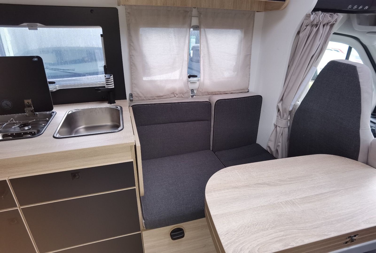 Fahrzeugabbildung Challenger 337 Etape Edition