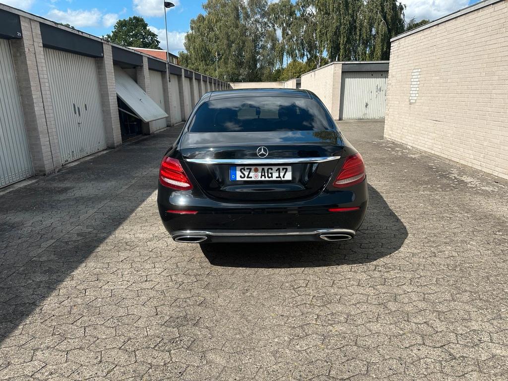 Mercedes-Benz E 220