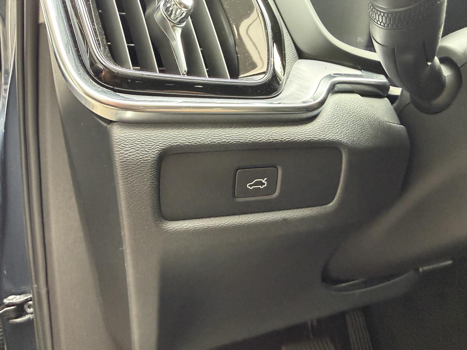 Volvo V60 Essential LED Virtual-Cockpit Rü-Kamera 