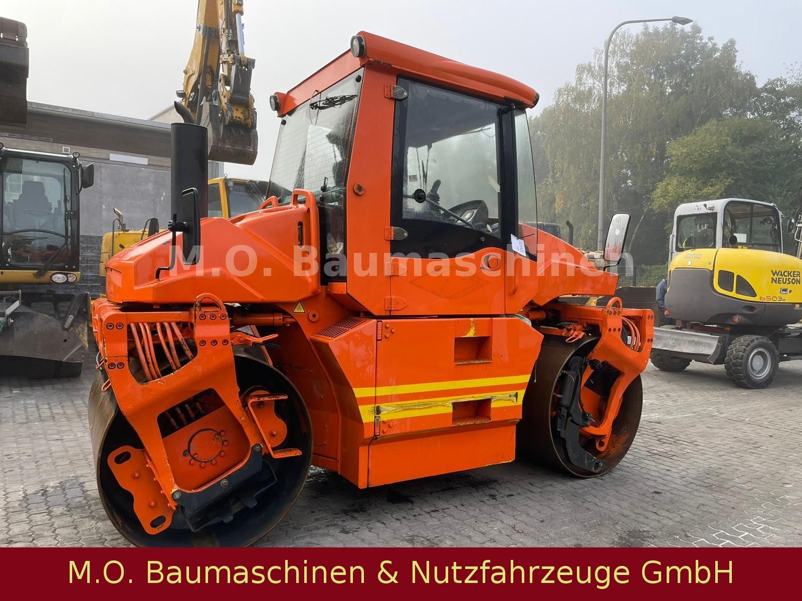 Fahrzeugabbildung BOMAG BW 154 AP-AM / Walze /