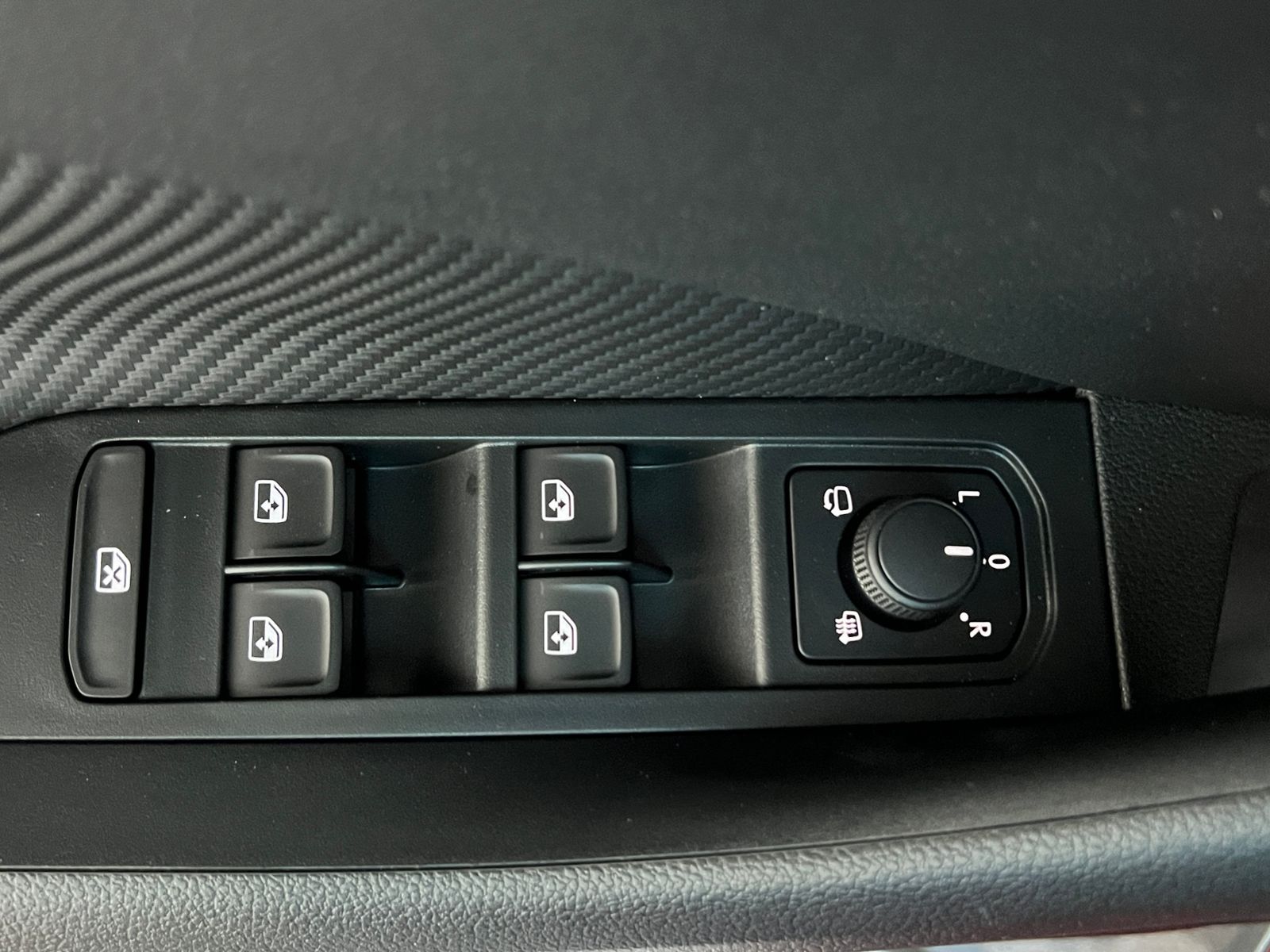 Fahrzeugabbildung SKODA Kamiq Monte Carlo 1.5 TSI DSG *AHK, Matrix-LED*