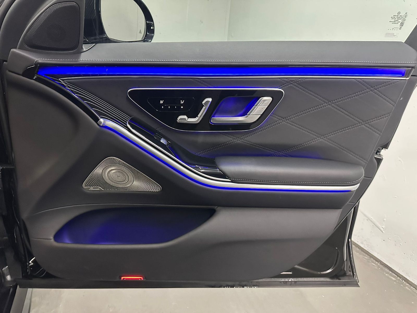 Fahrzeugabbildung Mercedes-Benz S 63 E Performance L *KERAMIK BREMSE*CARBON*TV*