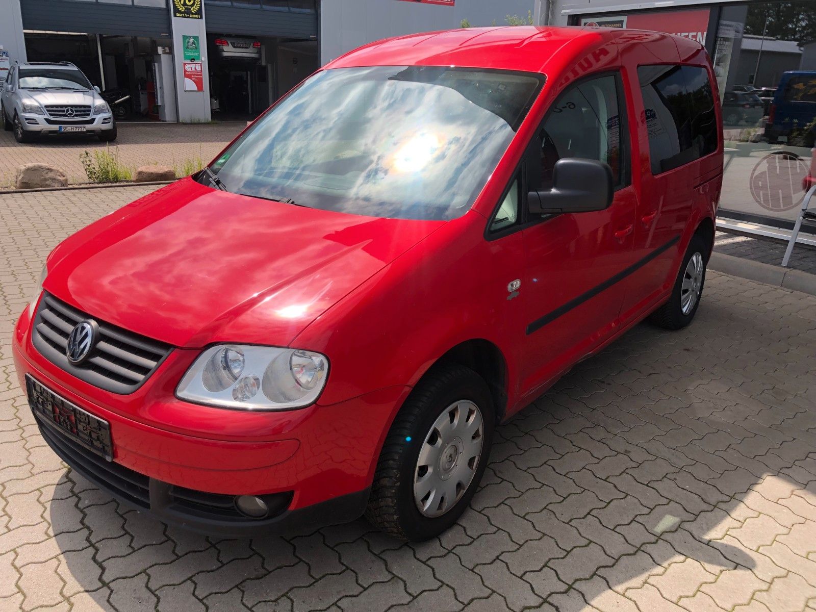 Fahrzeugabbildung Volkswagen Caddy Life Rollstuhlumbau